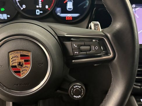 Used 2024 Porsche Macan image 16