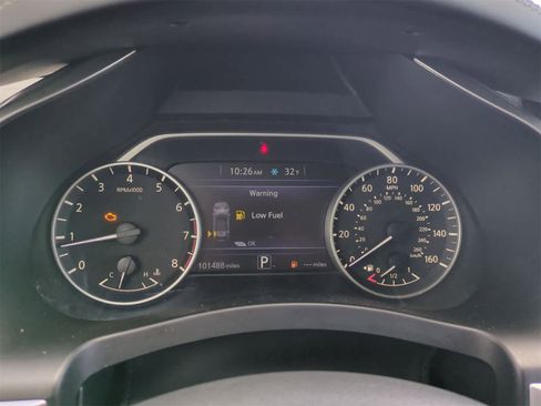 Used 2015 Nissan Murano S image 32