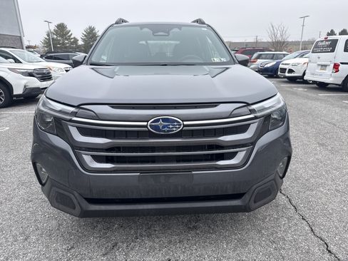 Used 2025 Subaru Forester Limited image 2