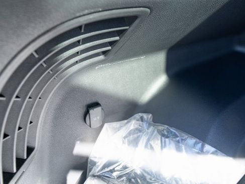 New 2026 Volkswagen Atlas Cross Sport SE image 36