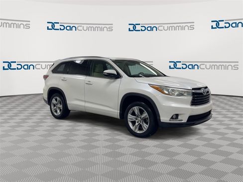 Used 2015 Toyota Highlander Limited image 2