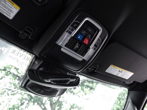 Used 2023 RAM 1500 Laramie AWD/4WD image 40