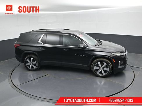 Used 2023 Chevrolet Traverse LT w/ LT Premium Package AWD/4WD image 49