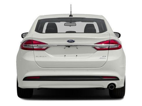 Used 2017 Ford Fusion SE w/ Fusion SE Technology Package FWD image 5