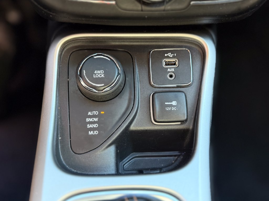 Used 2019 Jeep Compass Latitude w/ Popular Equipment Group AWD/4WD image 20