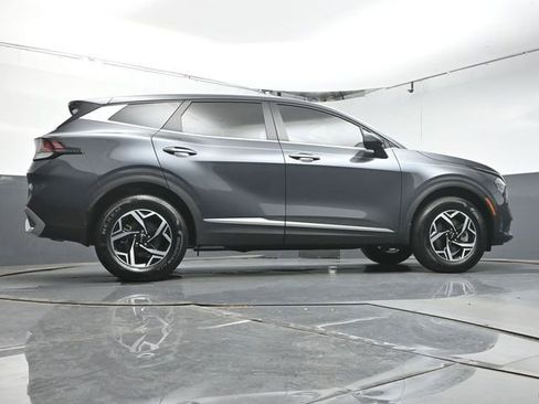 Used 2025 Kia Sportage LX AWD/4WD image 37