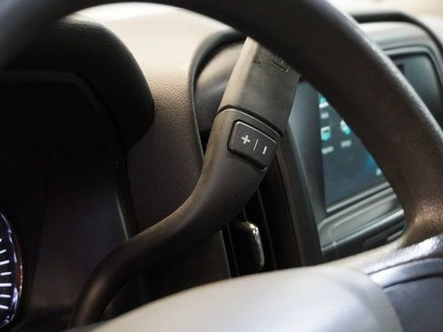 Used 2019 Chevrolet Silverado 1500 Custom w/ Custom Convenience Package image 19