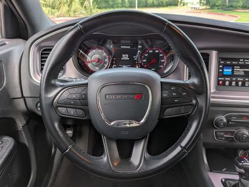 Used 2020 Dodge Charger SXT w/ Blacktop Package image 15