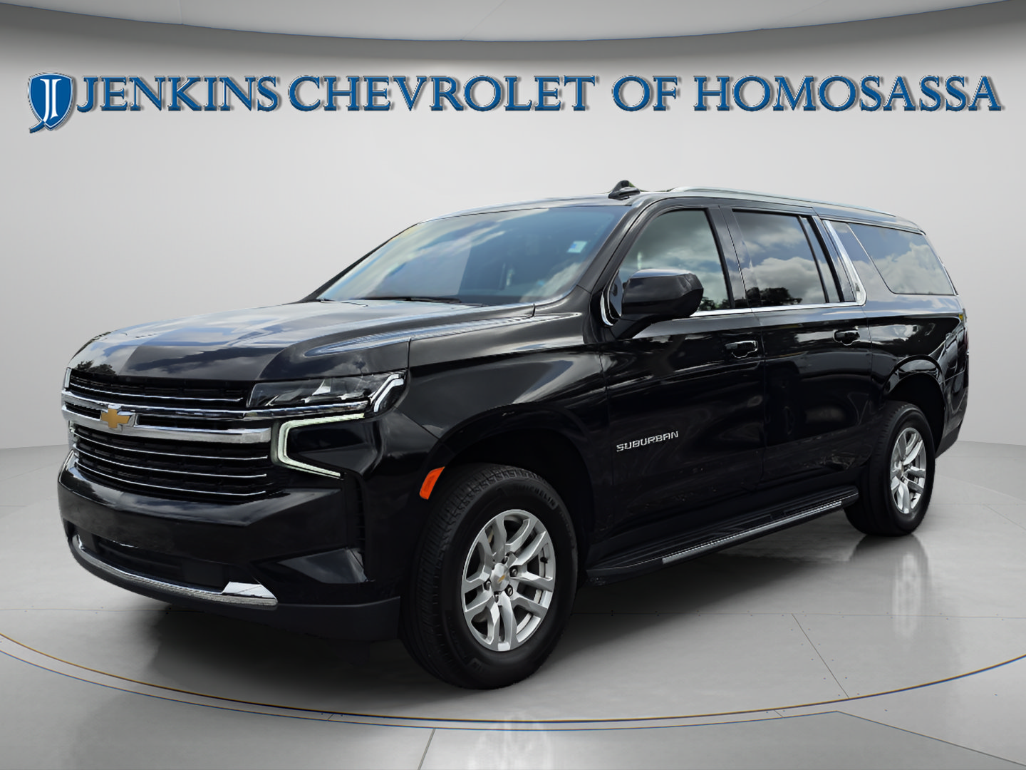 Used 2024 Chevrolet Suburban LT RWD image 11