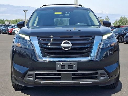 Certified 2023 Nissan Pathfinder SV w/ SV Premium Package image 2