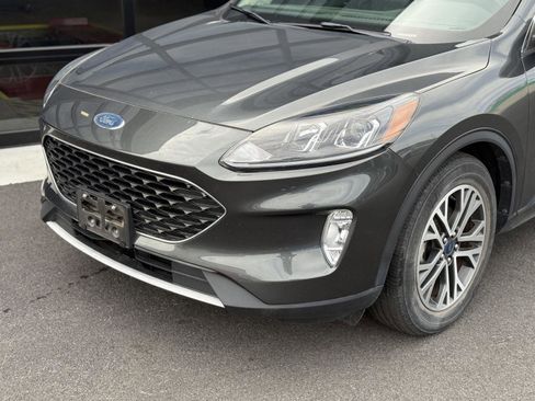 Used 2020 Ford Escape SEL image 6