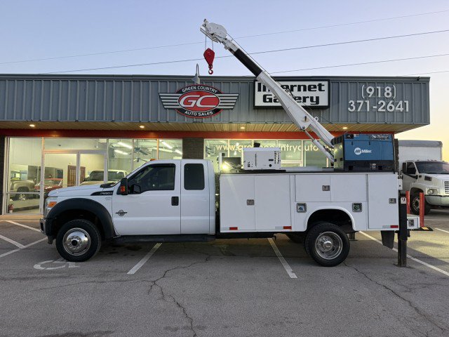 Used 2013 Ford F550 4x4 SuperCab Super Duty w/ Payload Upgrade Pkg image 17