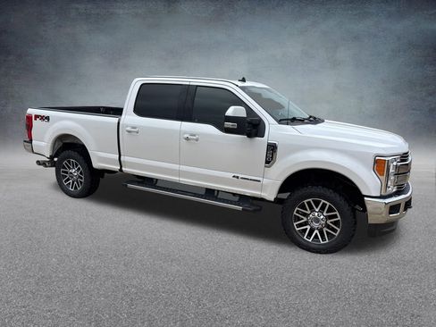 Used 2019 Ford F250 Lariat w/ Lariat Ultimate Package AWD/4WD image 8