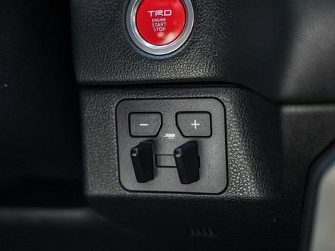 Used 2022 Toyota Tundra Limited image 28