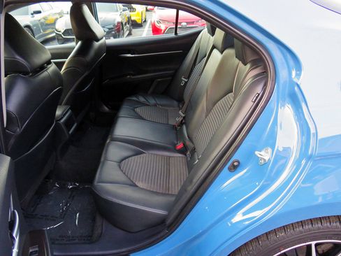 Used 2023 Toyota Camry SE w/ Convenience Package image 13