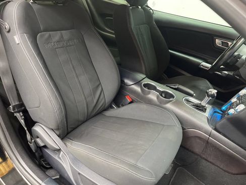 Used 2019 Ford Mustang GT RWD image 22