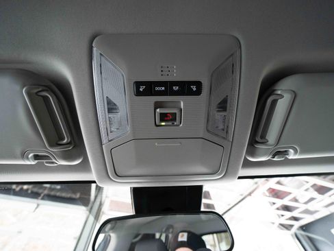 Used 2025 Toyota RAV4 XLE image 18