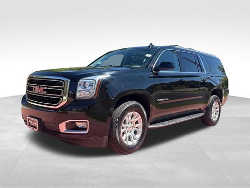 Used 2016 GMC Yukon XL SLT w/ Open Road Package AWD/4WD image 4