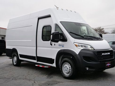 Used 2024 RAM ProMaster 3500 w/ Delivery Van Package image 4