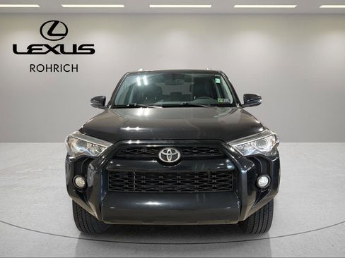Used 2016 Toyota 4Runner SR5 Premium image 2