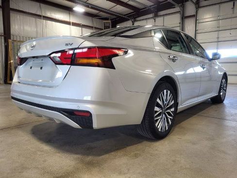 Used 2024 Nissan Altima 2.5 SV image 5