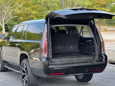 Used 2018 Cadillac Escalade ESV Luxury RWD image 44