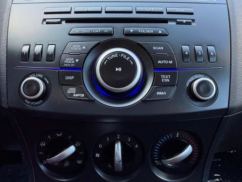 Used 2013 MAZDA MAZDA3 i Sport FWD image 28