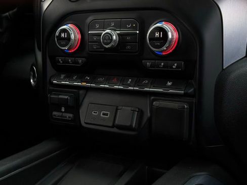 Used 2020 GMC Sierra 2500 SLT image 28