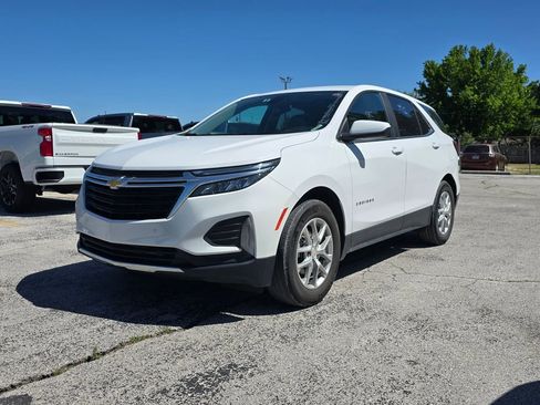 Certified 2024 Chevrolet Equinox LT FWD image 3