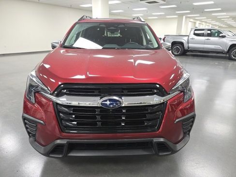 Used 2023 Subaru Ascent Limited w/ Technology Package image 2