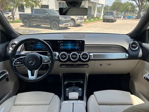 Used 2021 Mercedes-Benz GLB 250 image 12