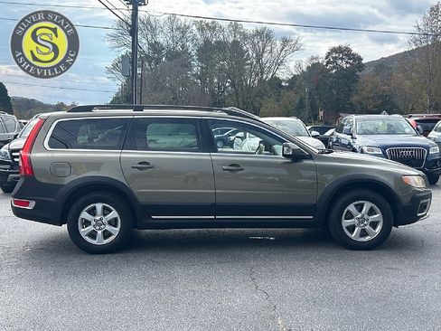 Used 2011 Volvo XC70 3.2 image 8