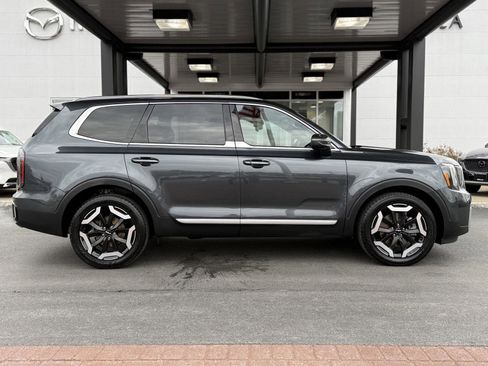 Used 2023 Kia Telluride EX w/ EX Captain's Chair Package AWD/4WD image 4