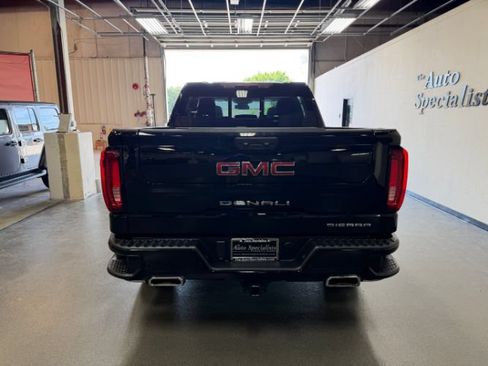 Used 2023 GMC Sierra 1500 Denali AWD/4WD image 3