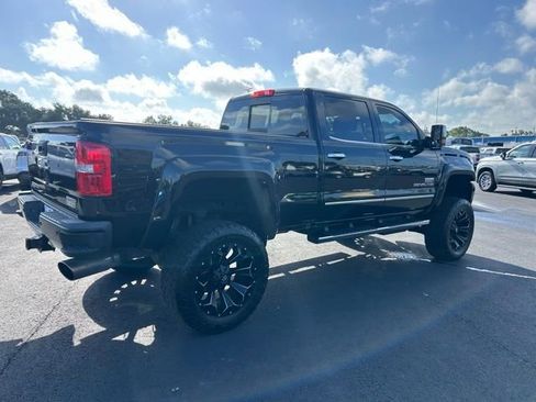 Used 2018 GMC Sierra 2500 Denali w/ Duramax Plus Package AWD/4WD image 6