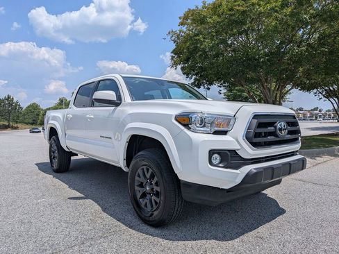 Used 2023 Toyota Tacoma SR5 RWD image 2