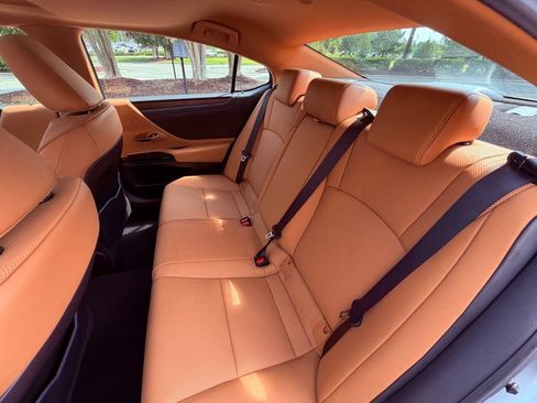 Used 2023 Lexus ES 350 w/ Premium Package FWD image 14
