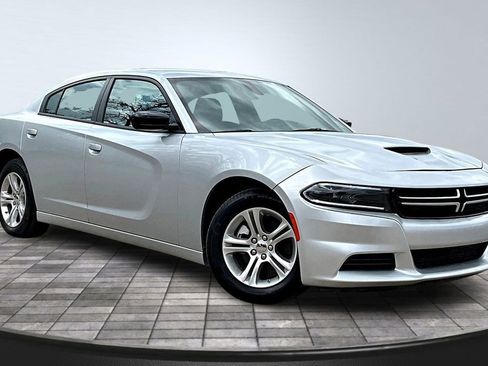 Used 2023 Dodge Charger SXT w/ Cold Weather Package RWD image 4