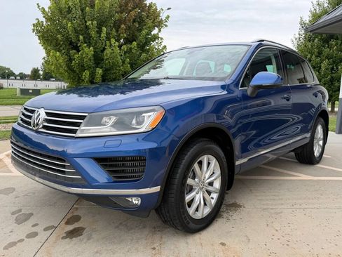 Used 2016 Volkswagen Touareg Sport AWD/4WD image 8