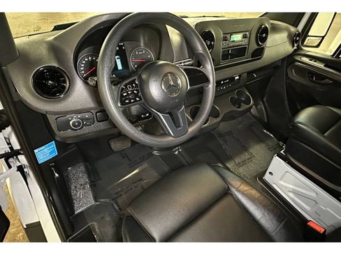 Used 2024 Mercedes-Benz Sprinter 2500 image 21