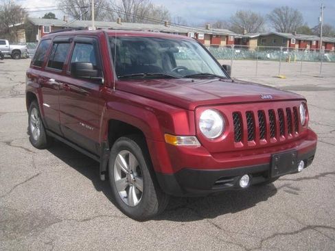Used 2014 Jeep Patriot Sport w/ Power Value Group AWD/4WD image 3