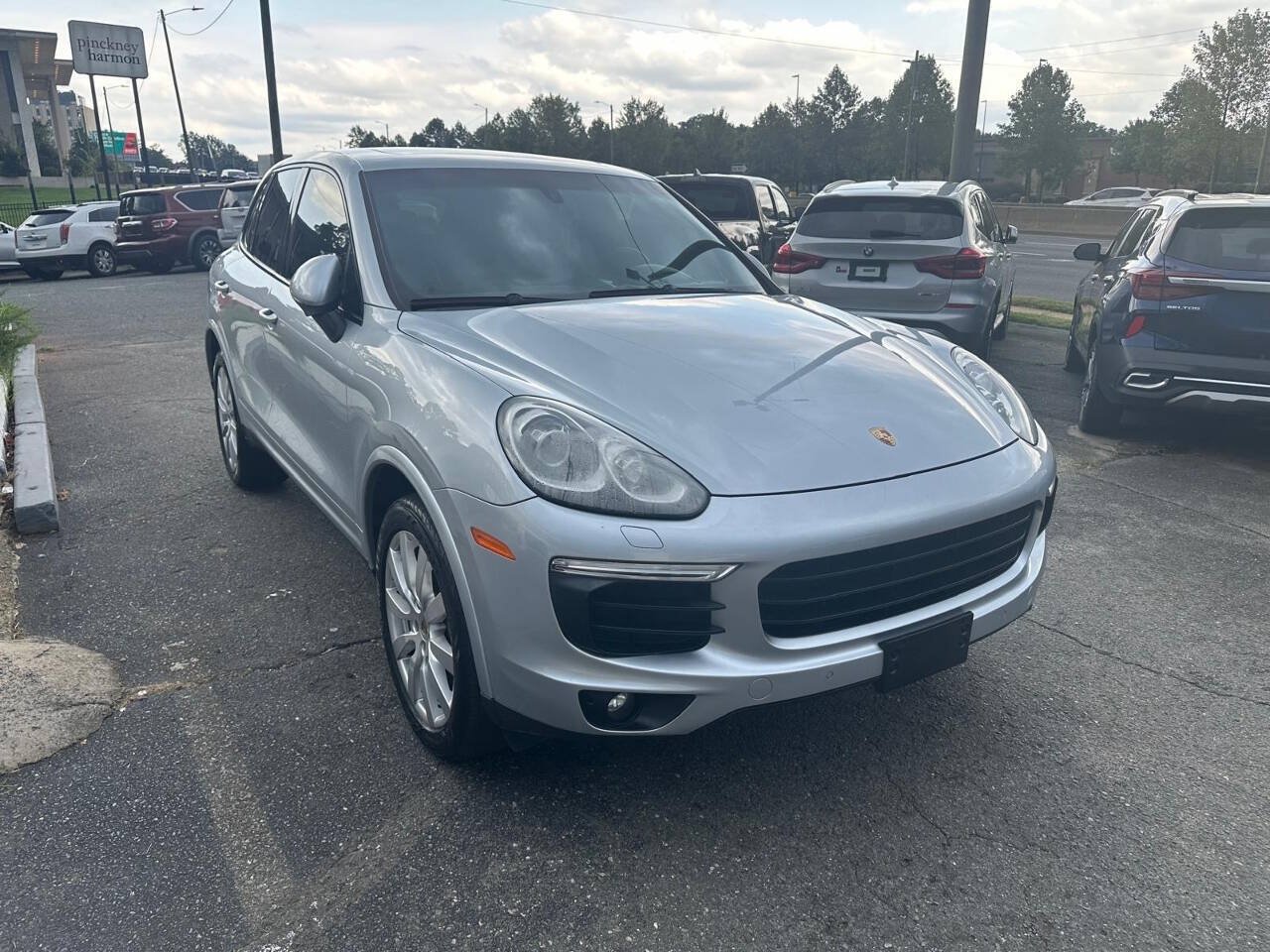 Used 2017 Porsche Cayenne Platinum Edition AWD/4WD image 4