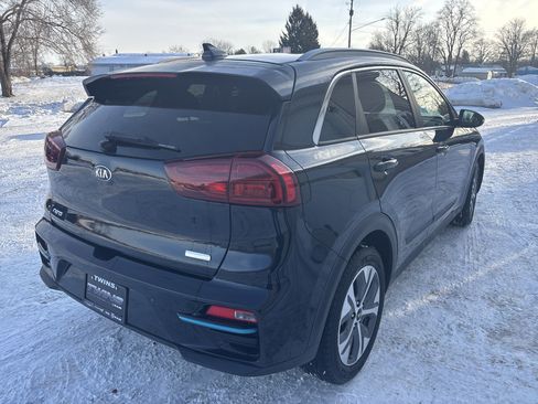 Used 2020 Kia Niro EX Premium w/ Cold Weather Package image 6