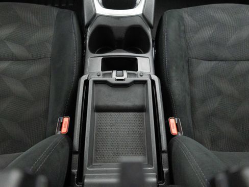 Used 2016 Nissan Rogue S image 34