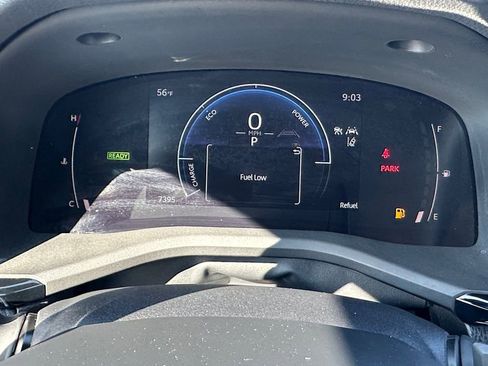 Used 2025 Toyota Camry SE w/ Convenience Package image 13