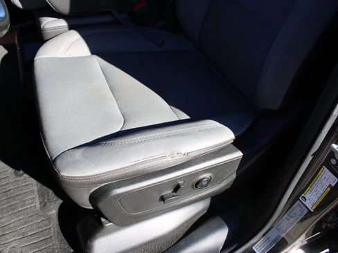 Used 2021 RAM 1500 Big Horn image 26