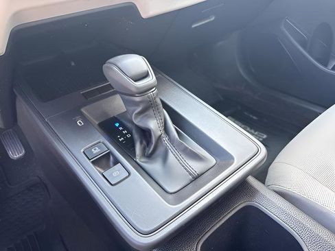 Used 2026 Toyota Corolla Cross L image 23