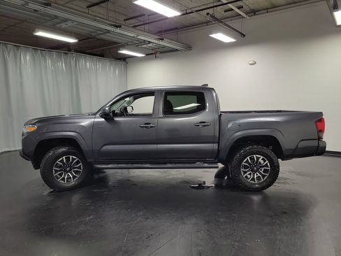 Used 2021 Toyota Tacoma SR AWD/4WD image 5