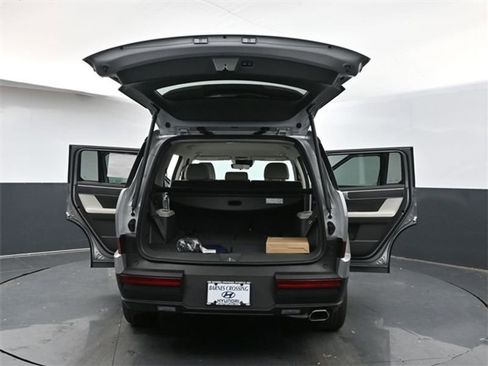 Used 2025 Hyundai Santa Fe SEL image 36