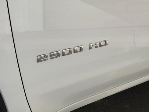 Used 2023 Chevrolet Silverado 2500 LT image 9